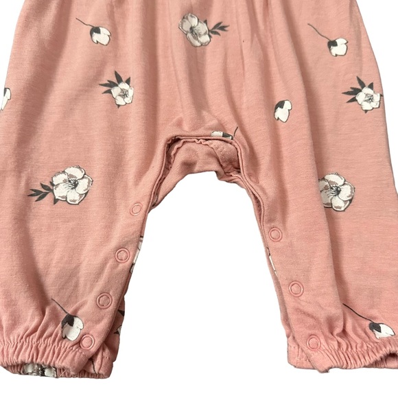 Jessica Simpson Jumpsuit 0-3 months light pink with floral pattern - Picture 2 of 6
